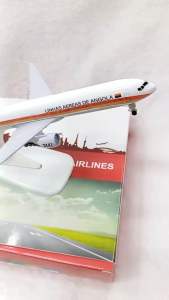 Linhas Aereas de Angola Diecast Aircraft 7441 Model with Landing gear in White and Orange Colors with Detailed Design