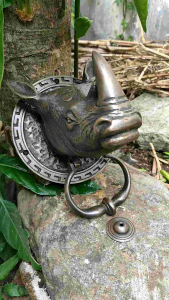 Ketukan Pintu Kuningan Antik Motif Badak Bercula Satu 1 Pcs