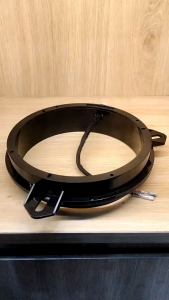 1 chiếc đế dưỡng loa cho Ford Territory cắm giắc zin dùng trong việc nâng cấp loa ô tô không cắt trích dây điện trên xe.