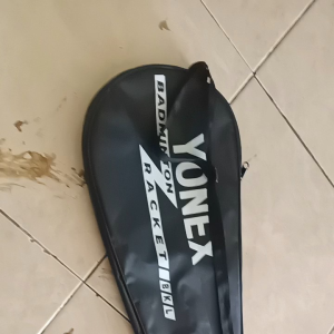 TAS TEMPAT RAKET BATMINTON 1R