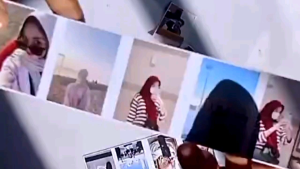 Gantungan Kunci Album Foto Mini Portable Keychain 1 & 2 Inch