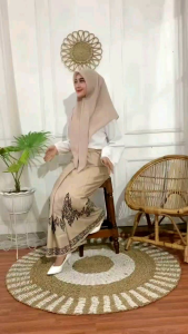 Sarung Santri Putri Katun Goyor Printing Batik Hitam Putih