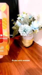 Parfum Wanita Beverly Secret: Takjil Ina Cookies & Nastar Bomb