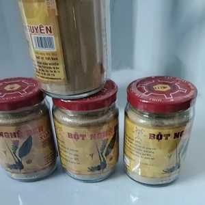 Bột Nghệ Đen Xuân Nguyên lọ 80gr dùng để pha mật ong uống trực tiếp hoặc dùng làm gia vị nấu ăn
