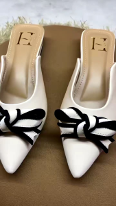 Sandal Wanita Terbaru 2025 Flat Mules Kekinian Flatshoes Pita Elegan Slip On Hak Tahu 3 cm