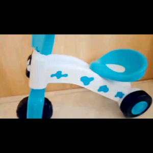 Mainan Sepeda Anak Roda Tiga Happy Cow – Tersedia Versi Musik & Non Musik