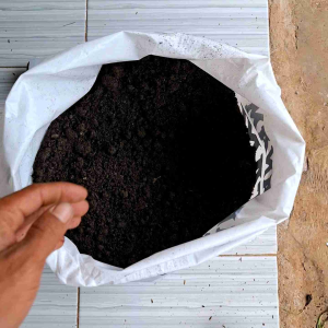 1 Kilo Media Tanam Tanah Subur Pupuk Organik Untuk Tanaman