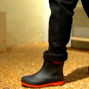 Kasut tukang masak tinggi 20cm/Kasut kebun/Heavy-duty waterproof rain boots