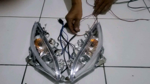 LAMPU DEPAN MIO J PLUS DRL ALIS LESTING MIO J LETING COSTUM