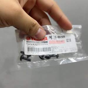 Bộ ốc dàn áo bao gồm 5 con gắn cho mọi loại xe yamaha