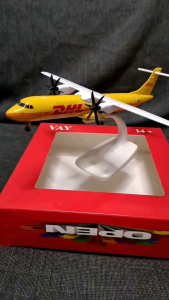 DHL ATR-72 Diecast Airplane Model 20 cm with Landing Gears Propellers and Display Stand for Aviation 8Inches Collectible