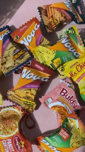 100pcs Mini Chips Keychain – Cute Snack Bag Key Ring | Trendy Food Keychain Gift