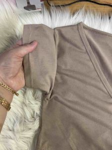 Crop Tee Korea Wanita: Bahan Spandek Nyaman & Desain Modis