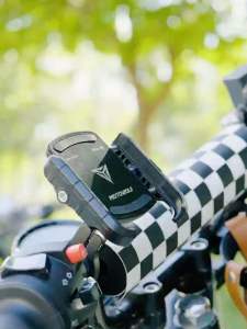 Motowolf MT-QD01 บุคคลการแก้ไขมอเตอร์ไซค์ (1 ชิ้น 2 ช่อง 1 ติดแฮนด์ และ 1 ติดกระจก) ที่จับมือถือและโทรศัพท์