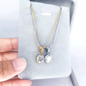 Titanium Kalung Mata Satu Silver Gold Xds787