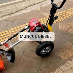 MESIN PENYAPU PEMBERSIH LAPANGAN DAN LANTAI SWEEPER PEMBERSIH LAPANGAN