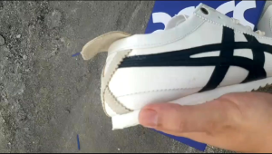 Sepatu Sneakers Pria & Wanita 0ntsuka Cream Black