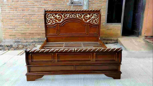 DIPAN MEWAHMODEL BAGONG UKIR KAYU JATI JEPARA