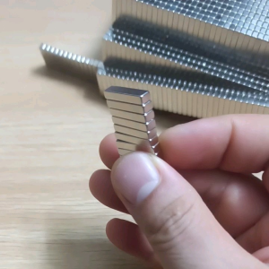 10 Nam châm viên hình chữ nhật KT 17*4.5*3mm siêu mạnh