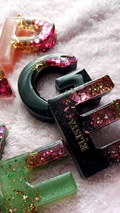 HanaQu Glitter Keychain Alphabet Customize A to Z