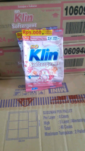 detergent soklin bubuk berat isi 215g softener lavender & sakura anti noda & membersihkan baju