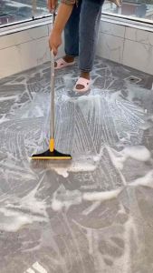 二合一浴室刮水清洁刷Two-in-One Bathroom Squeegee Cleaning Brush  #卫生间地板清洁，用这个刷子再也不用弯腰了，😍洗刮一体，洗完澡浴室轻轻一刮瞬间变干爽，用这个地板刷轻松搞定卫生间地面不用再弯腰擦地板了。🤙🤙🤙
