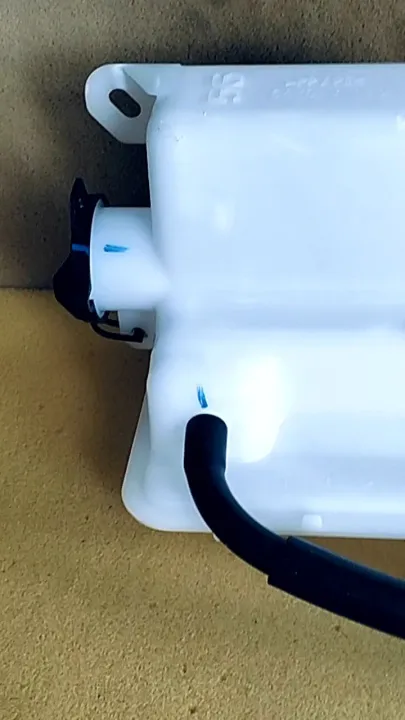 TABUNG AIR RADIATOR TOYOTA INNOVA ZENIX ORIGINAL | Lazada Indonesia