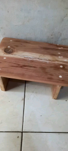 jengkok/kursi duduk jongkok/kursi mini/kursi bahan kayu/kursi minimalis/kursi modern/kursi lucu mura