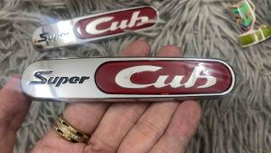 Tem logo cứng Super Cub đỏ cốp xe chữ nổi sắc nét ( giá 1 cặp)