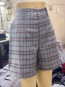 กางเกงขาสั้นผ้าลายสก็อตเอวฟรีไซด์