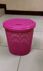 Uniglobal 1169 Laundry Basket with cover and handle