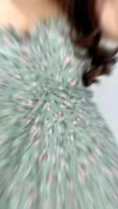 Dress Midi Motif Daisy: Pilihan Tepat untuk Acara Formal