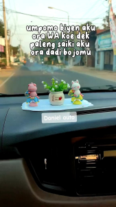 Boneka Berkuda: Pajangan Interior Mobil yang Unik