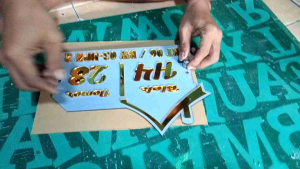 Alamat Rumah Mewah dengan Bahan MDF & Lapisi Akrilik