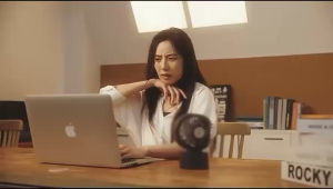 Quạt để bàn mini mới của Đức 2025 làm mát tự động đến 16 độ c để bàn văn phòng ký túc sinh viên