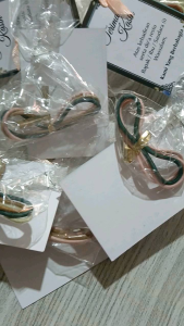 souvenir iket rambut korea .