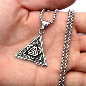 Kalung Retro Modern Desain Arc Reactor Iron Man Untuk Pria dan Wanita
