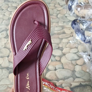 sandal model jepit newera terbaru untuk wanita