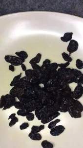 Kismis Hitam/Raisin/100gr/cemilan/bumbu/masakan