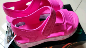 SANDAL BÉ GÁI CÓ ĐÈN DÒNG S LIGHTS HEART LIGHTS SIZE 36(Miễn đổi trả do đổi ý hay không mang vừa)