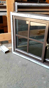 Jendela Sliding Aluminium Geser Kanan Kiri Ornamen Ukuran T70 x L100 Kaca 5mm Full + Palet Kayu