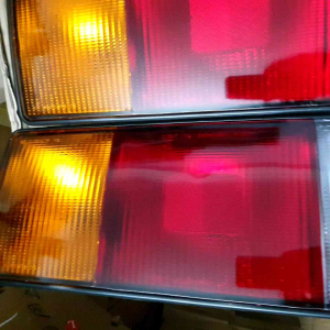 Đôi đèn hậu hyundai 3t5 15 tấn HD 500 DH65 HD72 HD99 HD800...  2t5  3t5  5 T  24 tấn đời cao( 1 đôi) HÀN QUỐC . chế lắp nhiều xe