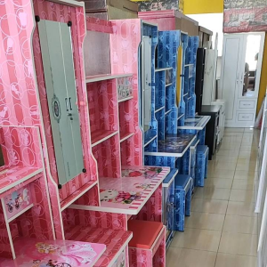 meja belajar karakter