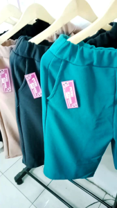 Celana Pendek Wanita Dewasa Sehari-hari Model Kulot 7/8 Kain Crep Kulit Jeruk