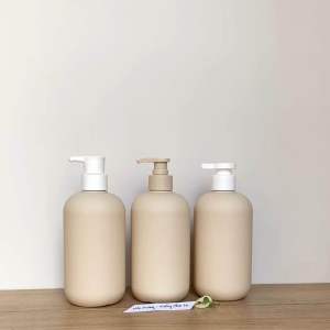 Chai lọ nhựa HDPE 500ml Màu Be phủ u2 lớp Dáng Bầu.Siêu đẹp có vòi nhấn đủ kiểuđủ loại.Đựng dầu gộisữa tắm…