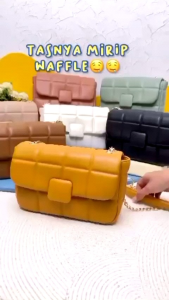 TAS SELEMPANG WANITA UNIK JIMS HONEY JH CARLA BAG SLING BAG SHOULDER BAG CANTIK KADO ULTAH WEDDING ANNIVERSARY WISUDA CEWEK PACAR PEREMPUAN IBU MAMA TAS CLUTCH PESTA MURAH PROMO DISKON SALE