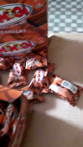 Momogi snack Coklat isi 20 pcs x 5 gr
