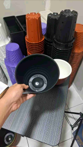 GROSIR 1 LUSIN Pot Tawon 20 / Pot Tanaman / Pot Bunga / Pot Bunga Plastik