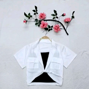 Áo sơmi croptop vải kate xoắn eo túi hộp kèm áo hai dây thun borip co giãn nhẹ dễ thương dành cho phái nữ