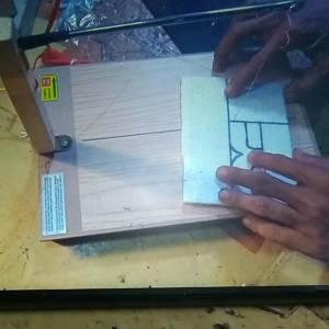 Meja Pemotong Styrofoam Praktis Memakai Daya Lewat Kabel USB